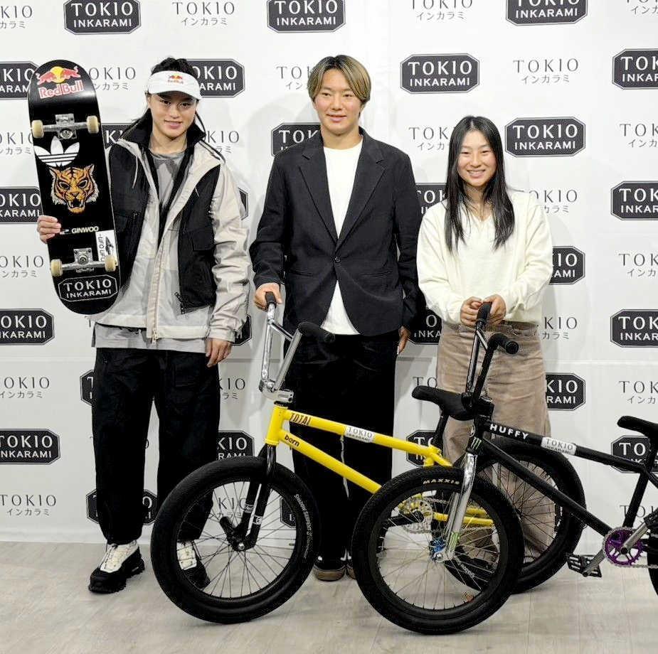 　ＴＯＫＩＯインカラミと新たに契約した（左から）小野寺吟雲、小沢楓、小沢美晴