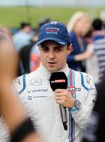 インタビューに応じるウイリアムズ・メルセデスのフェリペ・マッサ＝鈴鹿サーキット（撮影・神子素慎一）