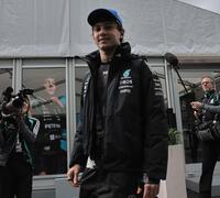 サーキット入りするメルセデスのアンドレア・キミ・アントネッリ＝鈴鹿サーキット（撮影・神子素慎一）