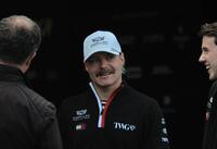 談笑するキャデラック・フェラーリのバルテリ・ボッタス＝鈴鹿サーキット（撮影・神子素慎一）