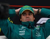 記者会見に応じるアストンマーティン・ホンダのランス・ストロール＝鈴鹿サーキット（撮影・神子素慎一）