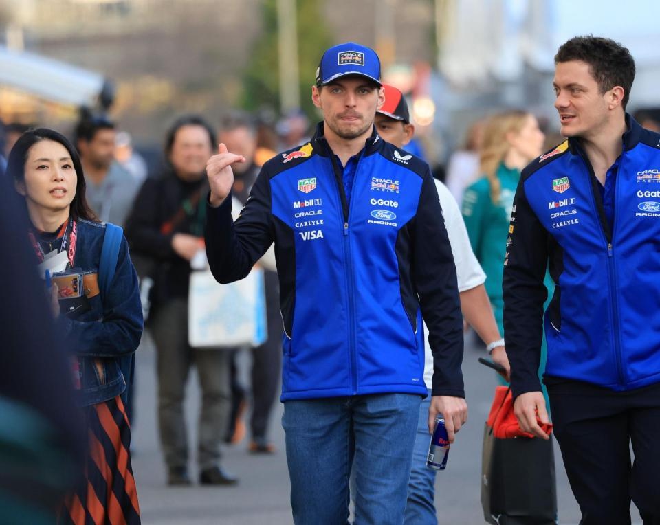 ミーティングに向かうレッドブル・フォードのマックス・フェルスタッペン（撮影・神子素慎一）