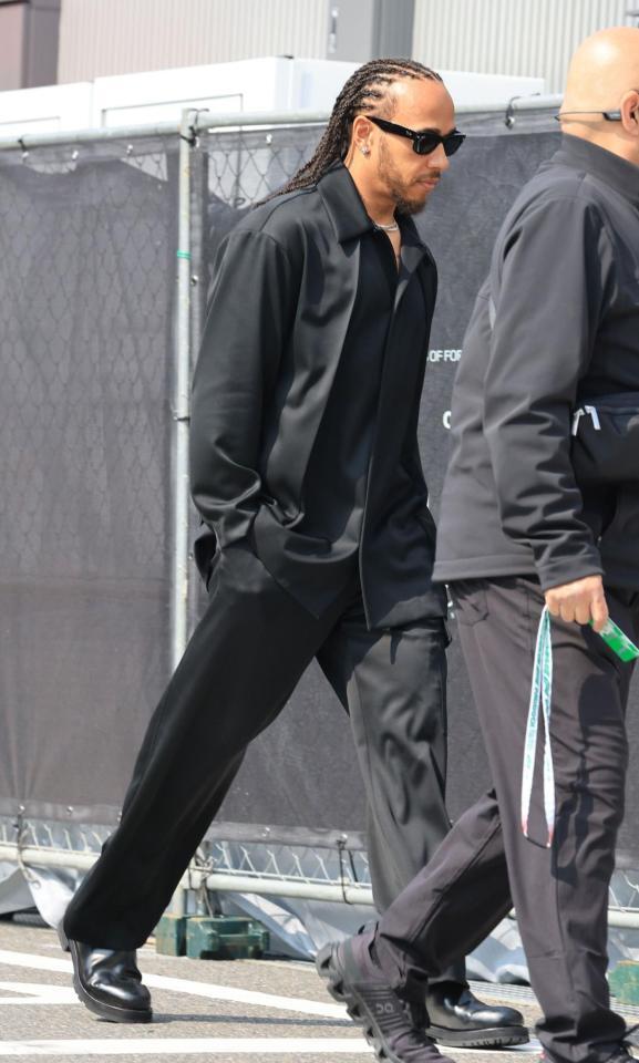 サーキット入りするフェラーリのルイス・ハミルトンハミルトン＝鈴鹿サーキット（撮影・神子素慎一）