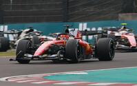 シケインを駆けるフェラーリのシャルル・ルクレール＝鈴鹿サーキット（撮影・神子素慎一）