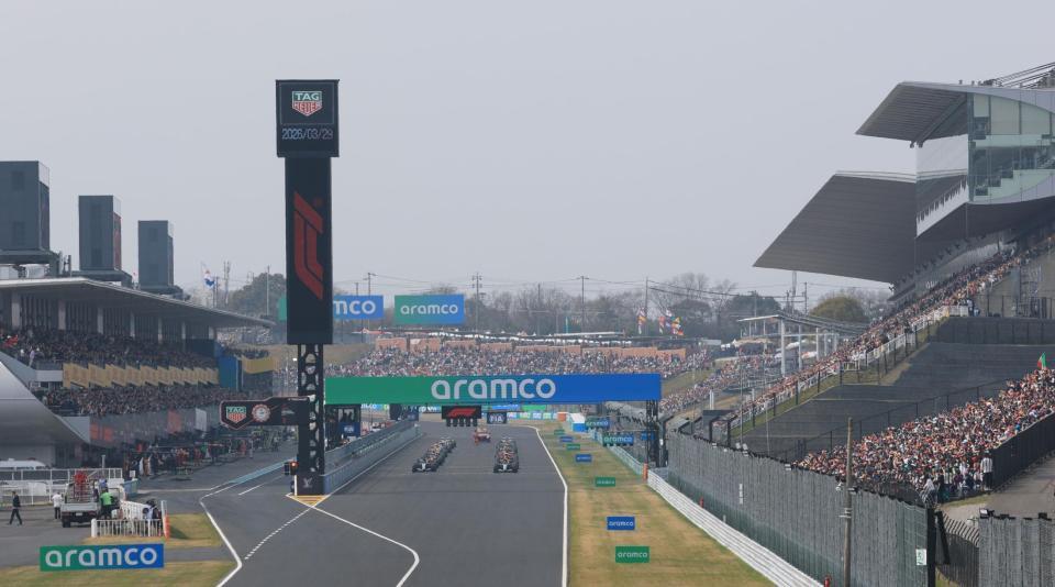 緊張のＦ１日本ＧＰ決勝のスタート＝鈴鹿サーキット（撮影・神子素慎一）