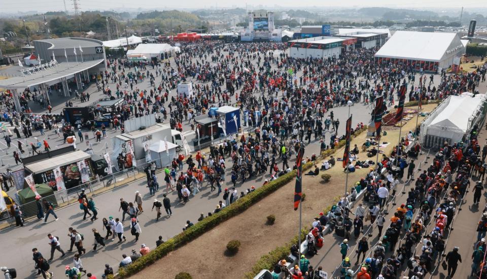 Ｆ１日本ＧＰ決勝だけで１３万人のファンが訪れた＝鈴鹿サーキット（撮影・神子素慎一）