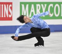 　男子ＳＰでスピンする羽生結弦＝さいたまスーパーアリーナ