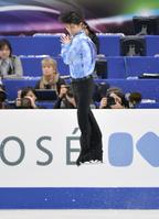 　男子ＳＰでジャンプする羽生結弦＝さいたまスーパーアリーナ