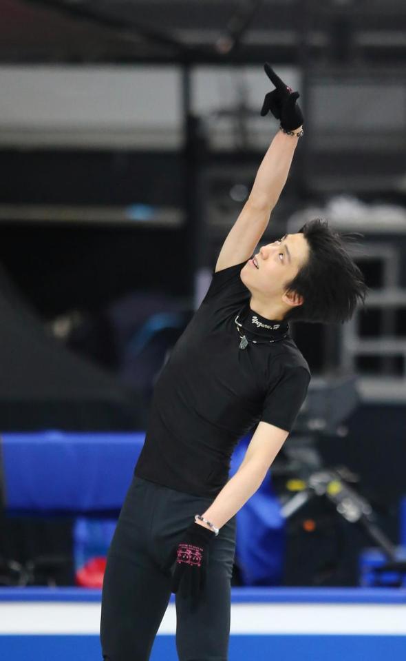 公式練習で調整する羽生結弦　※※　＝さいたまスーパーアリーナ