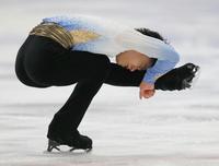 男子ＳＰでスピンする羽生結弦＝バリー（共同）