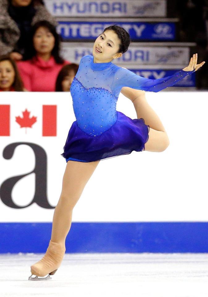 女子フリーで演技する永井優香。３位に入賞した＝レスブリッジ（共同）