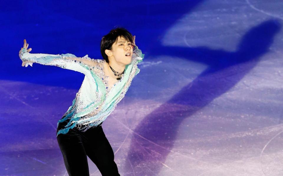 エキシビションで演技する羽生結弦＝バルセロナ（共同）