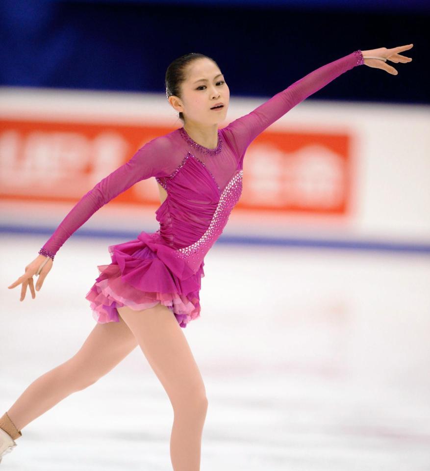 女子フリーで演技する宮原知子＝北海道・真駒内セキスイハイムアイスアリーナ（撮影・開出牧）