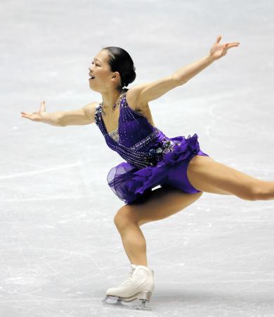 　女子ＳＰで２位となった鈴木明子