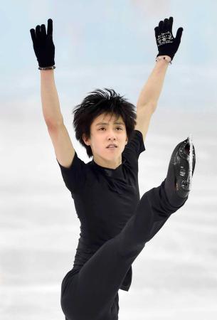 　エキシビションに向け練習を再開した羽生結弦（共同）