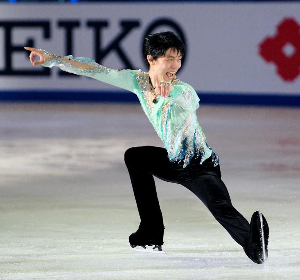 　エキシビジョンで楽しそうに演技する羽生結弦