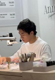 　神戸でネイルサロンを営む高木政志さん