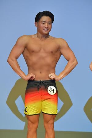 　ポージングを決める城選手