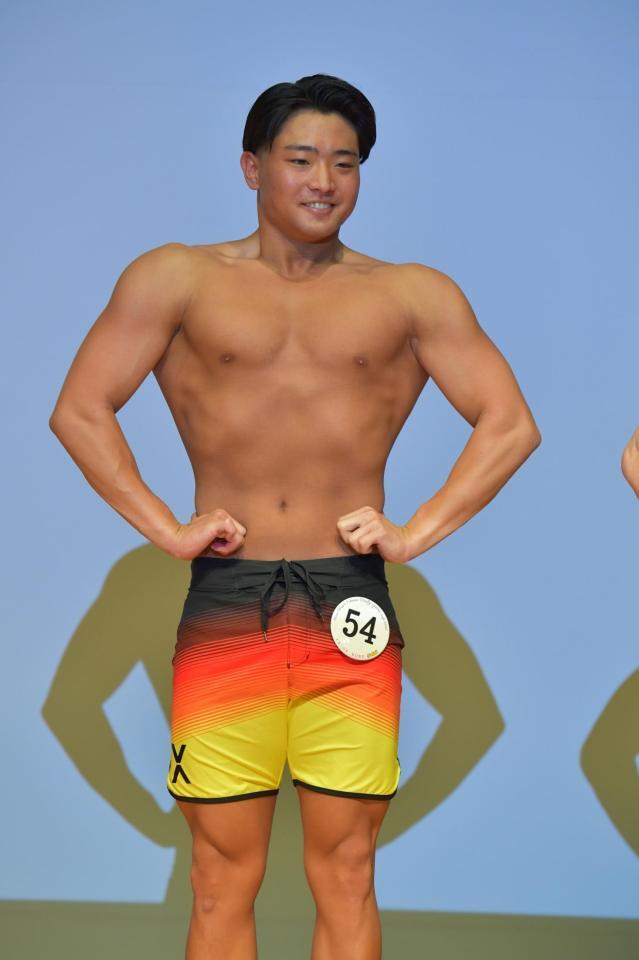 　ポージングを決める城選手