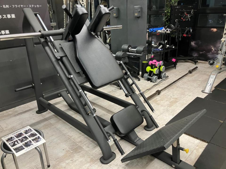 　ハックスクワット＆レッグプレスマシン