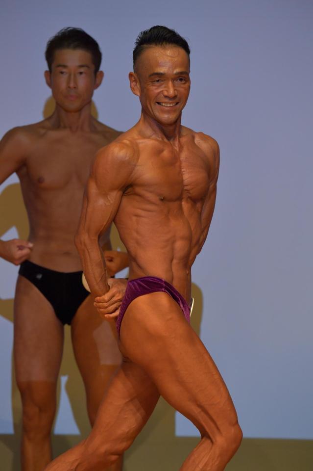 　ステージで笑顔を見せる柴田選手