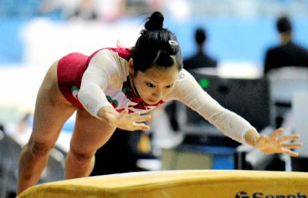 　女子種目別決勝の跳馬で優勝した永井美津穂＝千葉ポートアリーナ