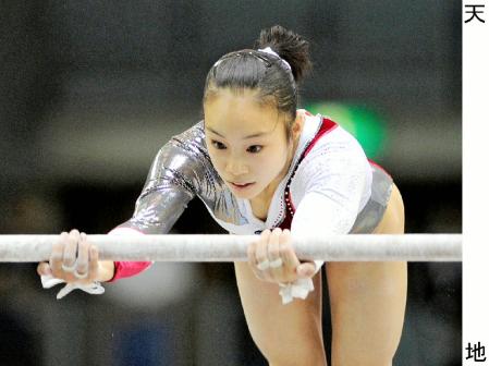 　女子種目別決勝の段違い平行棒で優勝した笹田夏実＝千葉ポートアリーナ