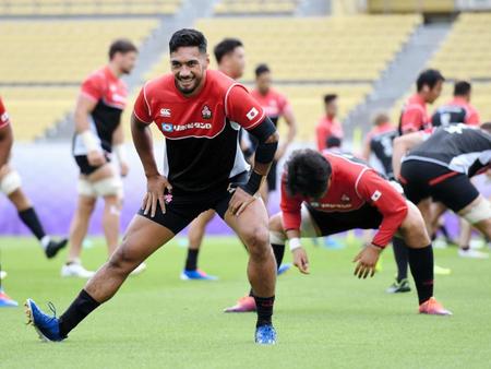 　笑顔で練習を行うラファエレ・ティモシー（撮影・棚橋慶太）