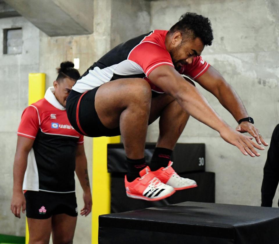 トレーニングに励むヘル・ウベ＝都内