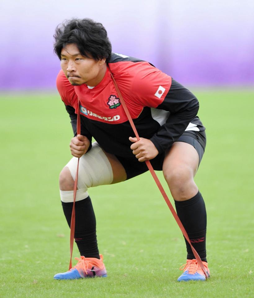 トレーニングに励む稲垣啓太＝都内（撮影・棚橋慶太）