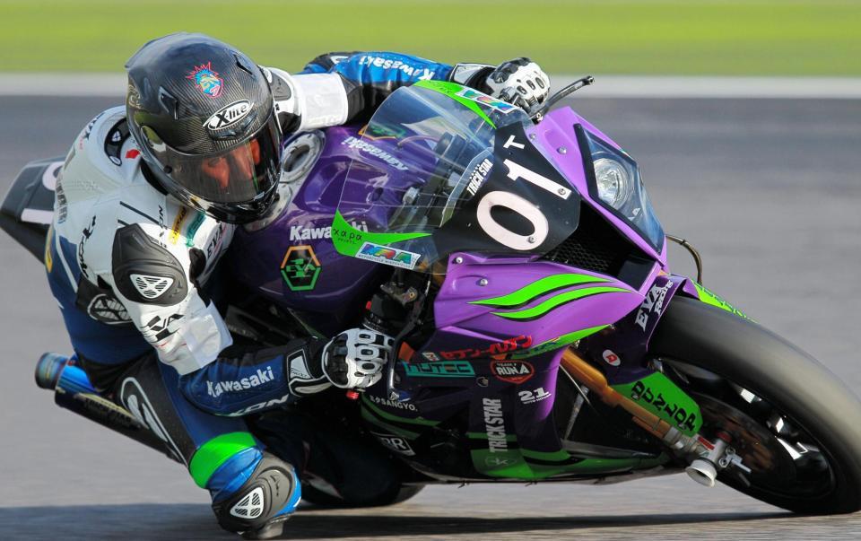 　果敢に攻めるエヴァＲＴ初号機ＴＲＩＣ　ＳＴＡＲのエルワン・ニゴン＝鈴鹿サーキット（撮影・神子素慎一）