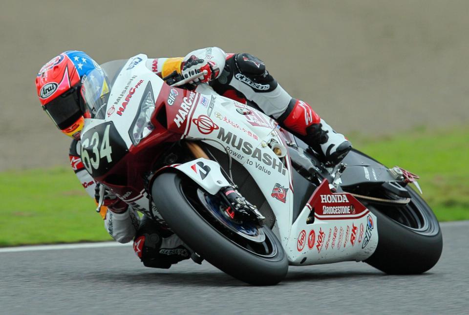 　果敢に攻め込むＭｕＳＡＳＨｉ　ＲＴ　ＨＡＲＣ-ＰＲＯ．のマイケル・ファン・デル・マーク＝鈴鹿サーキット（撮影・神子素慎一）