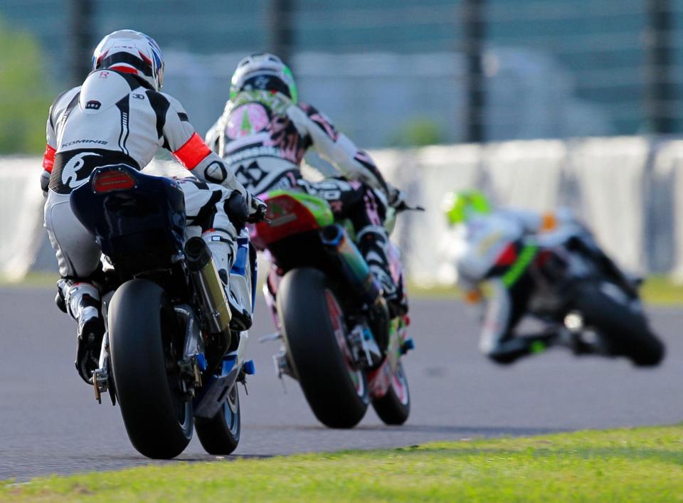 　攻め込む＝鈴鹿サーキット（撮影・神子素慎一）