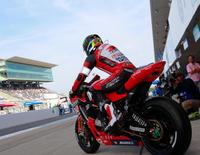 トップ１０トライアルに臨むヨシムラ・スズキのアレックス・ロウズ＝鈴鹿サーキット（撮影・神子素慎一）