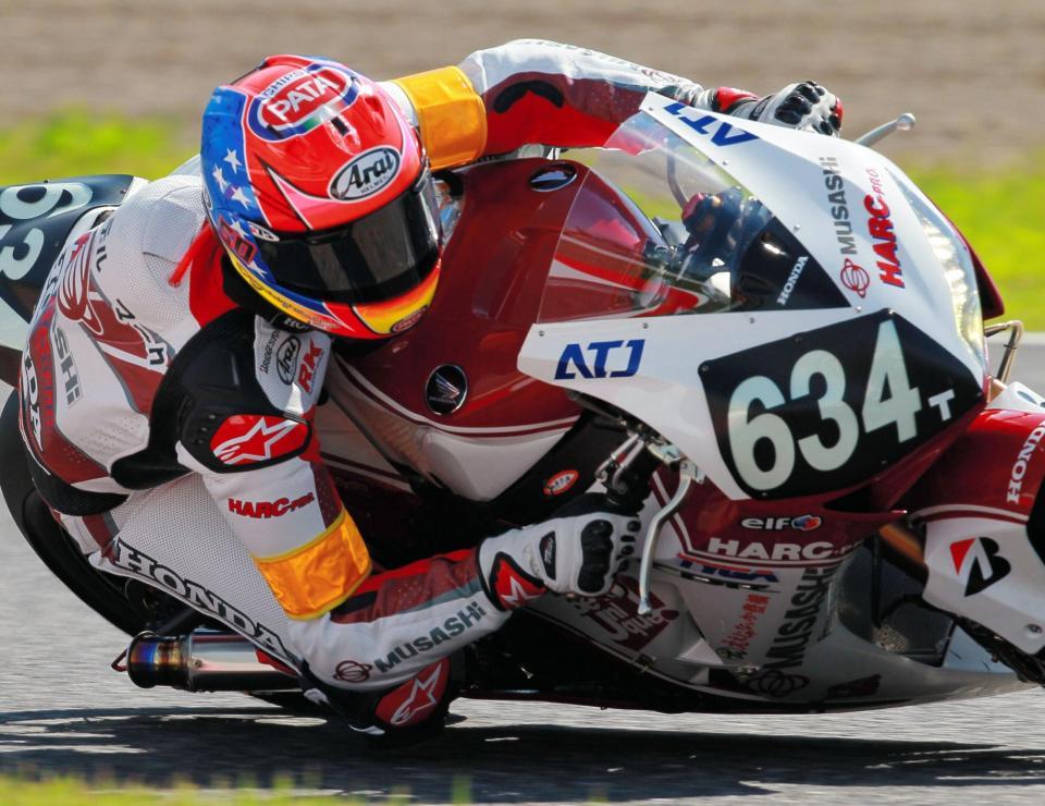 攻め込むＭｕＳＡＳＨＩ　ＨＡＲＣ-ＰＲＯ．のマイケル・ファン・デル・マーク＝鈴鹿サーキット（撮影・神子素慎一）