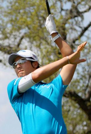 　通算６オーバーで予選落ちした石川遼（共同）