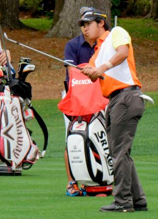 　練習ラウンドで調整する松山英樹（共同）