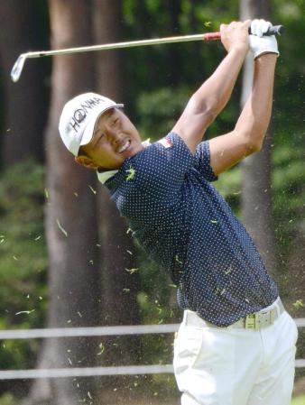 　第３日、通算５アンダーで３位の岩田寛