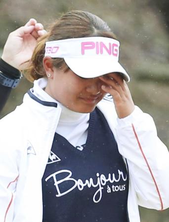 　プレーオフで李知姫に敗れ悔し泣きする鈴木愛