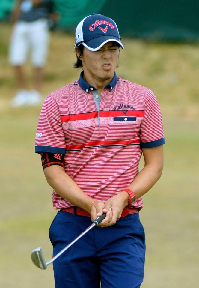 　１７番でボギーをたたき、顔をしかめる石川遼（共同）