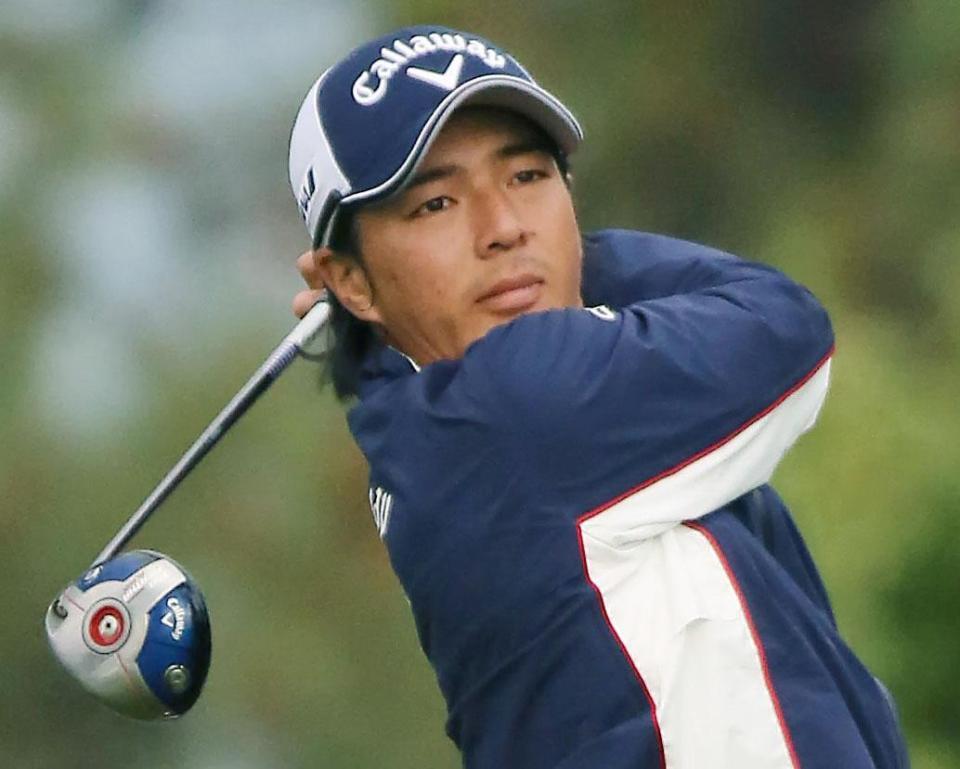 　10番でティーショットを放つ石川