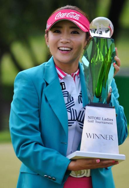 イ・ボミ通算７アンダーで今季３勝目