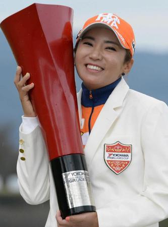 　プレーオフを制し開幕２戦目で今季初優勝を挙げたイ・ボミ