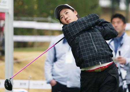 ゴルフ１５歳アマ山口ら暫定首位