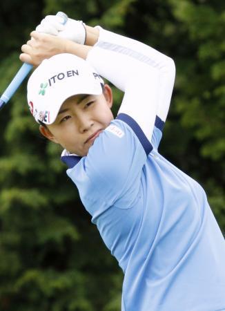 ゴルフ前田、金ナリが６８で首位