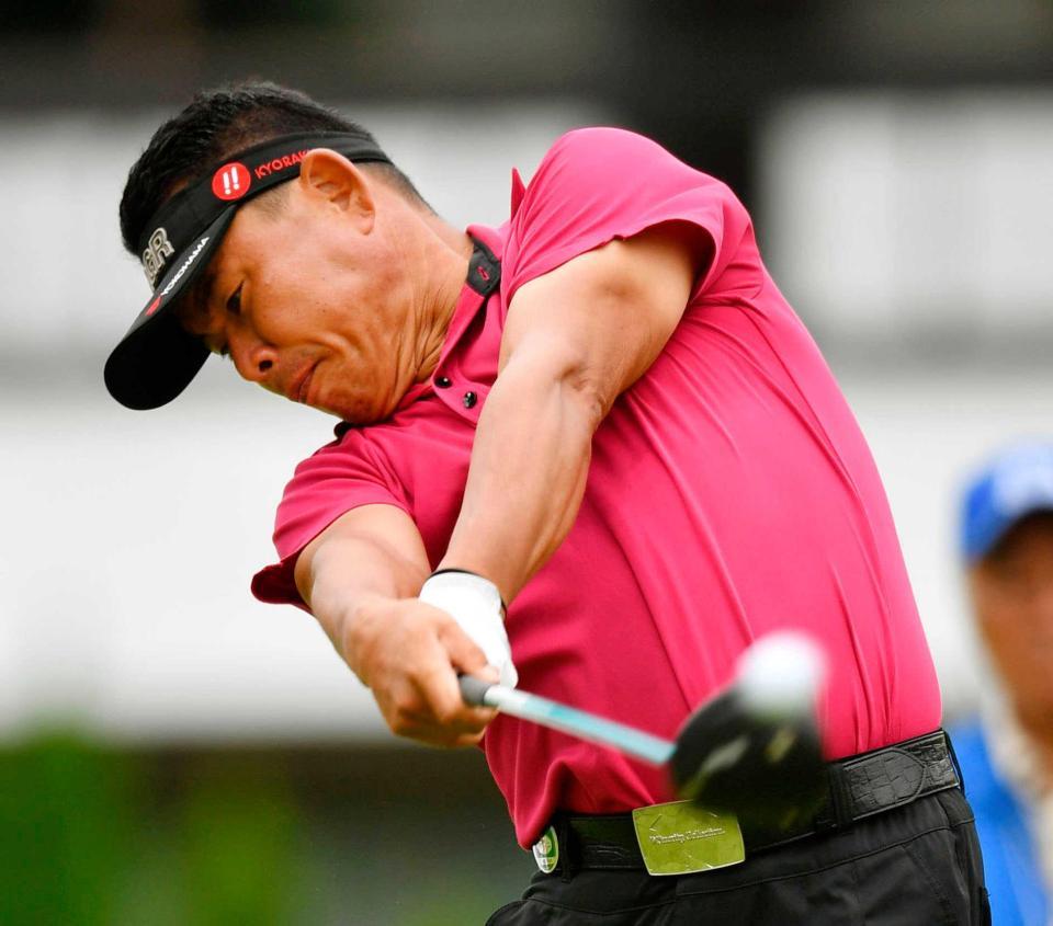 　４アンダーで３位の平塚哲二