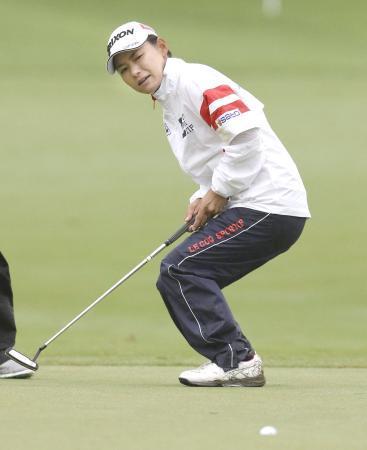女子ゴルフ、横峯と宮里美１４位