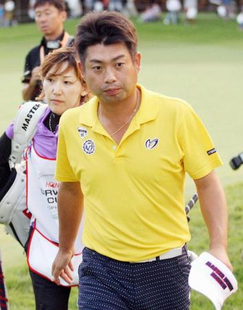 　日没サスペンデッドのため引き揚げる池田