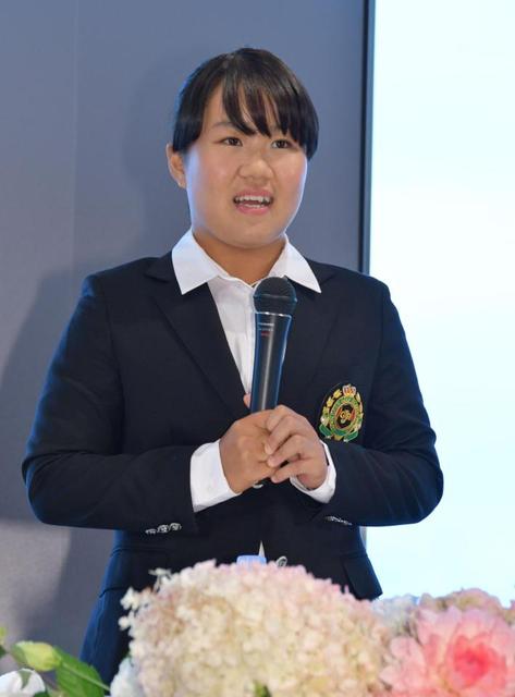 畑岡奈紗がプロ転向会見　日本女子オープンでアマチュア史上初優勝