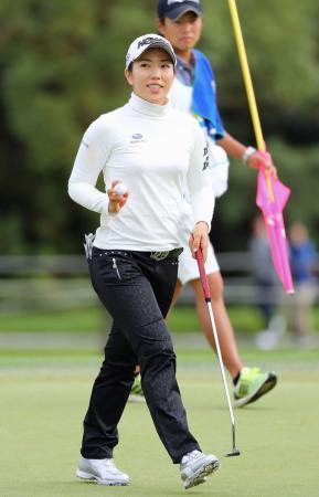 女子ゴルフ、笠とキムが首位並ぶ